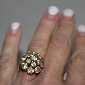 BEAUTIFUL VINTAGE SARAH CLEAR RHINESTONE RING GOLD